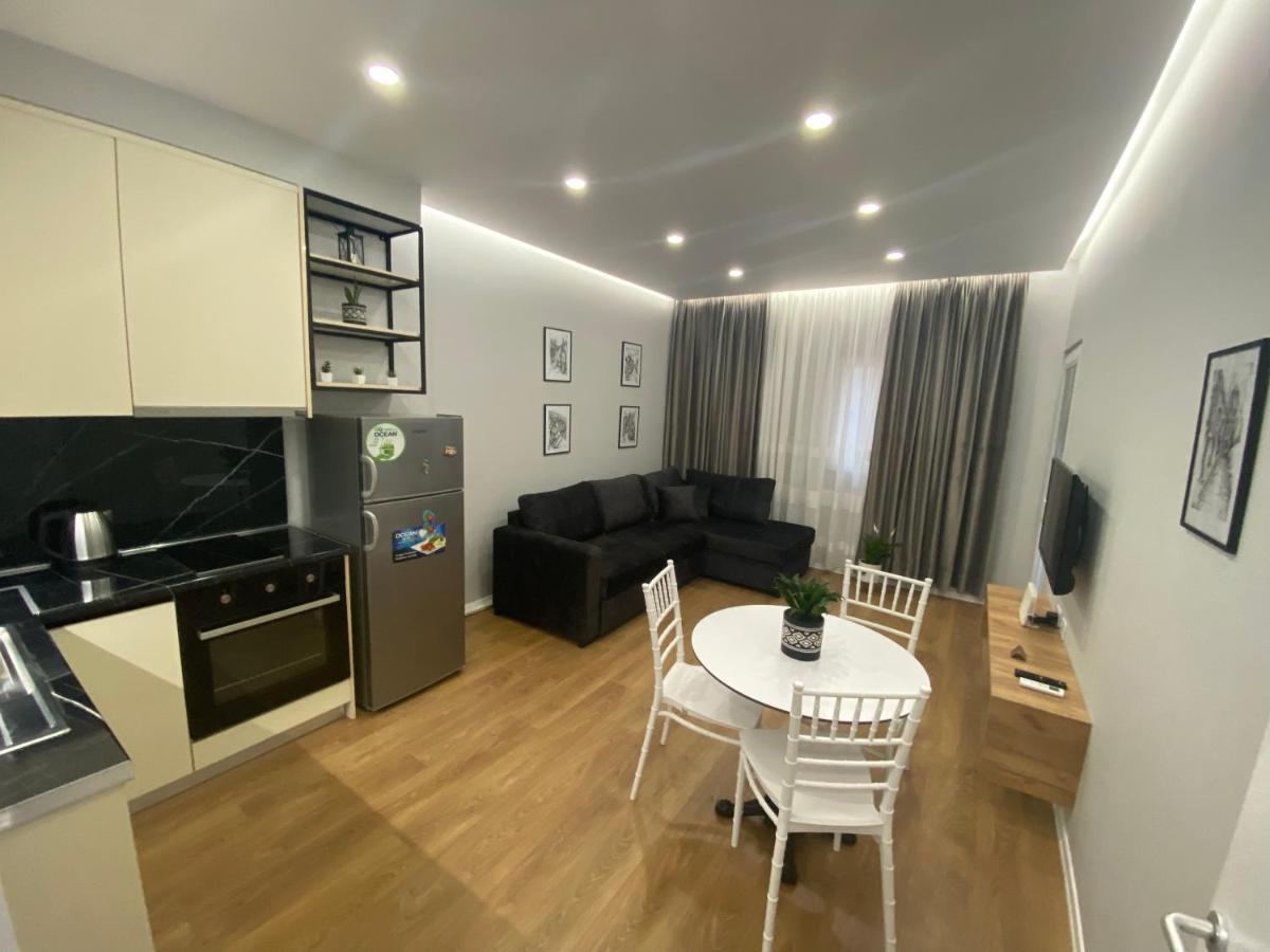 Franci'S Apartment No2 Тирана Екстер'єр фото